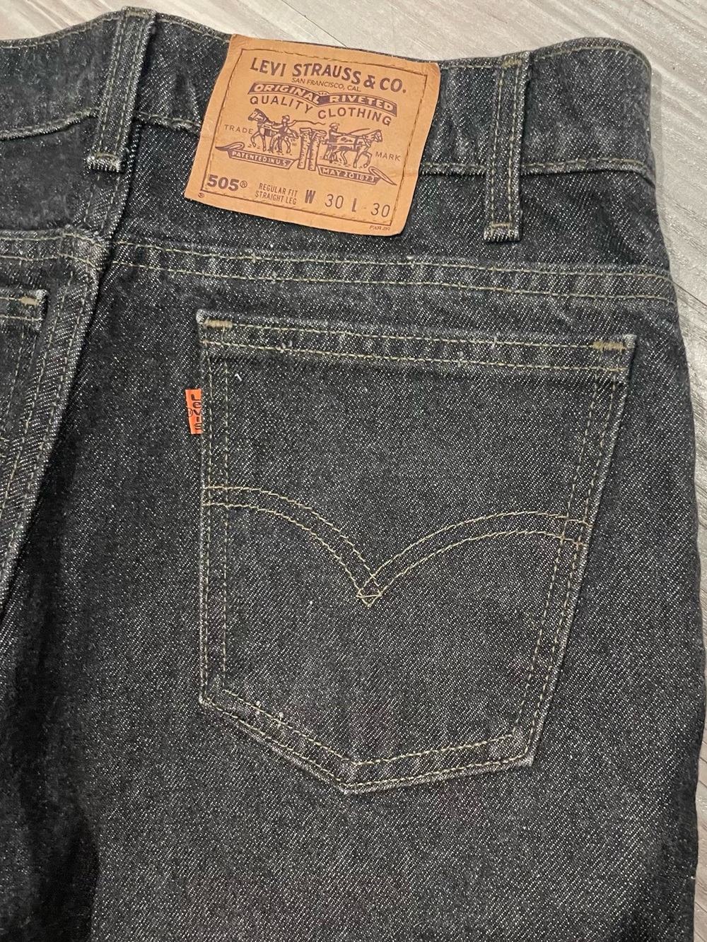 Authentic vintage Levi’s 505 Orange Tab jeans from 1995, proudly Made in USA 🇺🇸